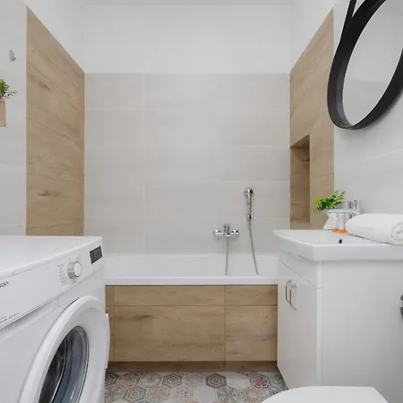 Modern Near Airport Wlochy By Renters Apartment